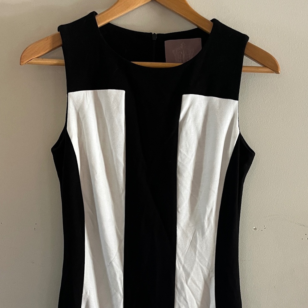 Sleeveless Dress by Kamlan, black and white Size Small